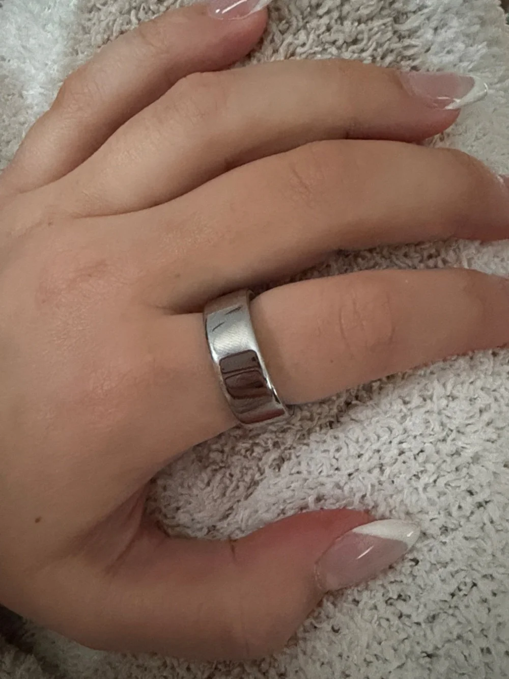 Oura Ring 4 Silver Stainless Smart Ring